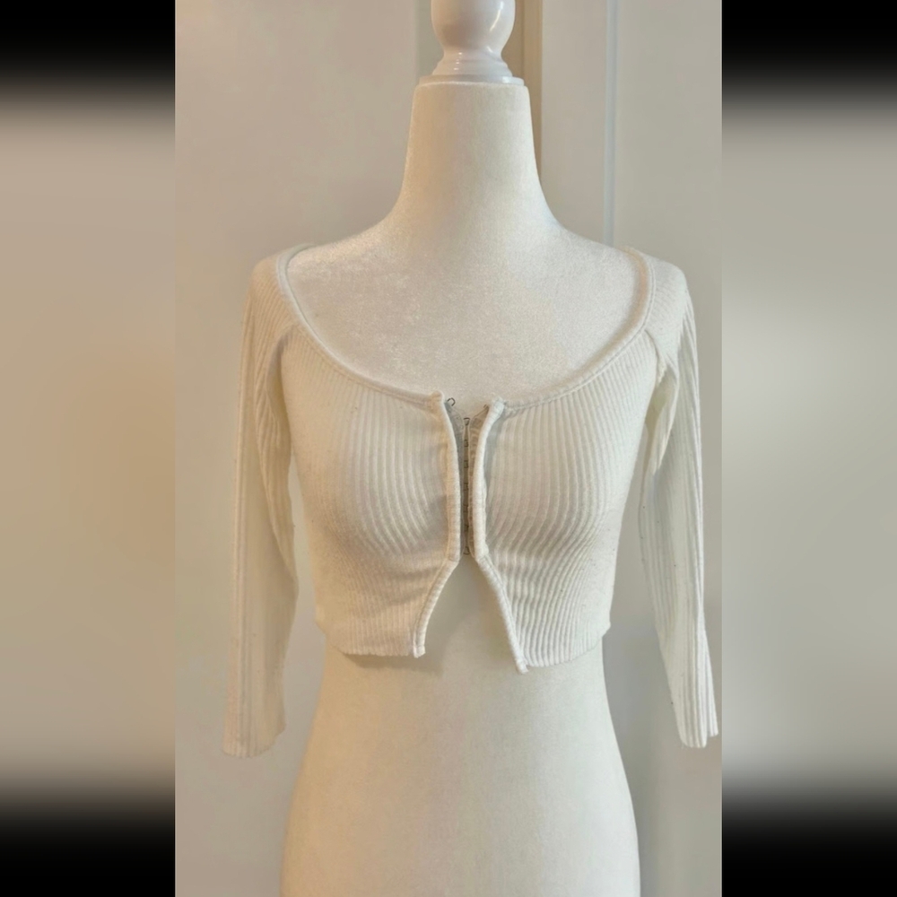 Joah Brown Luxe Hook & Eye Knit Off Shoulder Crop Top, In Ivory | Sz O/S - Picture 9 of 14